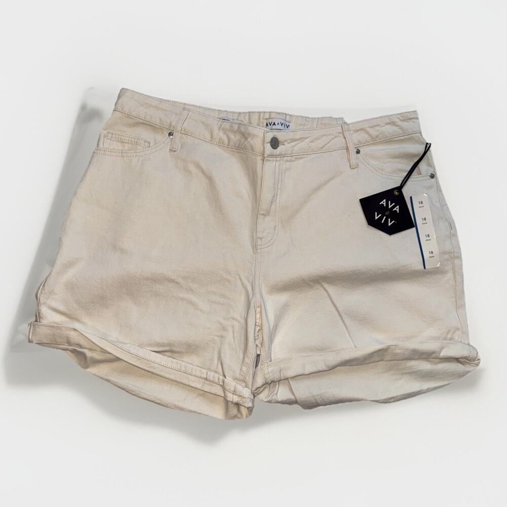 Ava & Viv Ivory Midi Highrise Relaxed Fit Shorts Size 18
